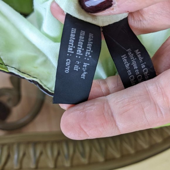 Kenneth Cole Reaction Green Leather Purse - Picture 10 of 13